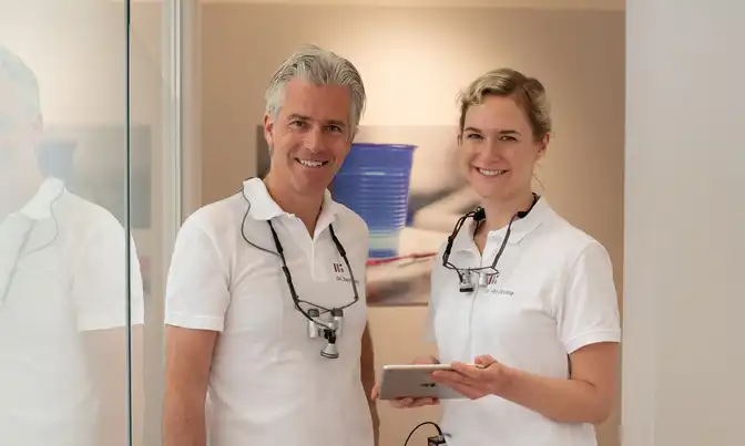 Dr. Froböse und Dr. Fernández