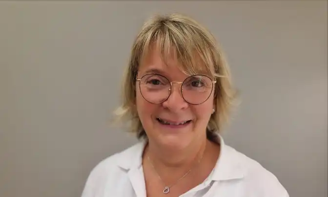Frau Andrea Hermanns