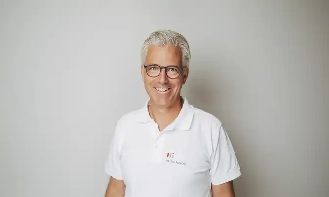 Dr. Tom Froböse
